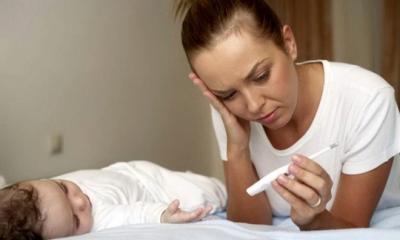 How can a mother of a baby determine that the baby has a cold?